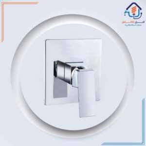 رأس دش مربع مخفي بطبقة كروم لامعة — تصميم معاصر