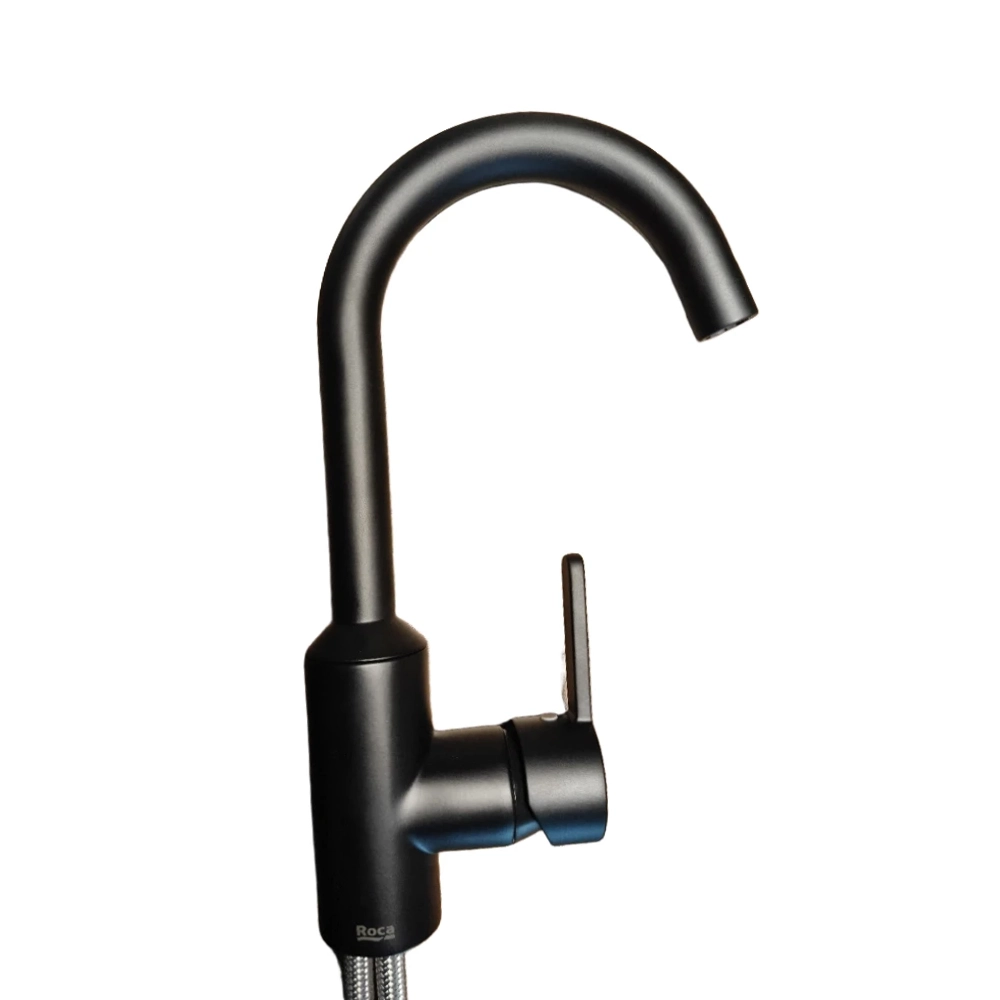 خلاط مطبخ كهربائي أسود من روكا