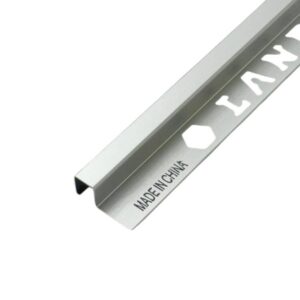 زاوية زخرفية مربعة فضي مطفي 2.50 م، 12 مم — موديل SA001‑SM‑12H (كود خصم الشحن: LB)