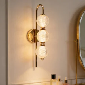 إضاءة جدارية مودرن بلون ذهبي — 3 أضواء × 15 واط (متوفر فقط في جدة والرياض)