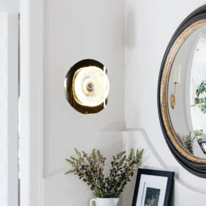 أبليك حائط مودرن ذهبي — 3 واط، ضوء أصفر