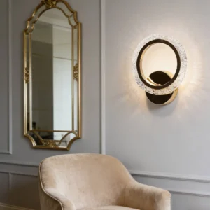 أبليك حائط مودرن ذهبي — 3 مصابيح × 5 واط