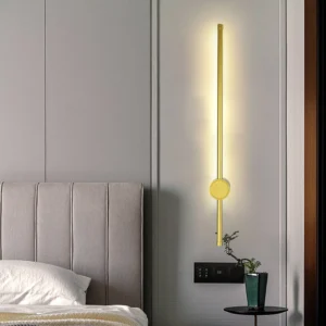 أبليك حائط مودرن ذهبي — 3 لمبات × 7 واط — طول 800 مم