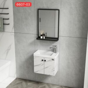 وحدة مغسلة مدمجة بمرآة - 30×50 سم - خشب فاتح وسطح رخام أبيض بعروق رمادية