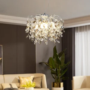 نجف مودرن بقطر 45 سم، لون فضي ورمادي مع عناصر زجاجية شفافة، لمبات E14 × 6