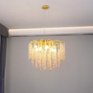 نجف مودرن بلون ذهبي شفاف وعسلي — تصميم راقٍ وفاخر مع 6 لمبات E14