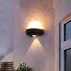 كشاف إضاءة خارجية للبوابة نصف بيضاوي 7 واط — ضوء أصفر وتصميم كلاسيكي أنيق