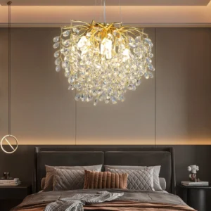 نجف مودرن ذهبي بستة لمبات ٦×E14 وقطع زجاجية شفافة — قطر ٤٥٠ ملم