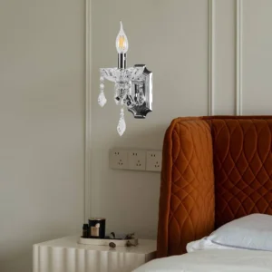 مصباح حائطي مودرن بلون فضي مع غطاء زجاجي شفاف لمبة E14 واحدة