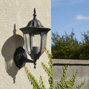 فانوس خارجي أسود بمقبس لمبة E27 — يضفي طابعًا مميزًا على المساحات الخارجية
