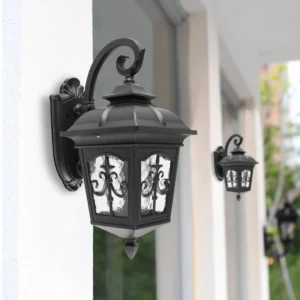 فانوس جداري خارجي أسود صغير مع قاعدة لمبة E27