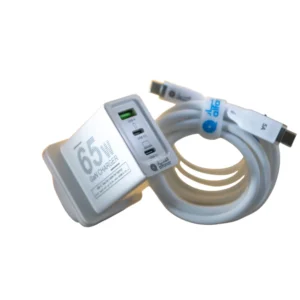 شاحن حائطي GaN بقوة 65 واط — 3 مخارج (2× USB‑C، 1× USB‑A) مع كابل Type‑C بطول 2 م