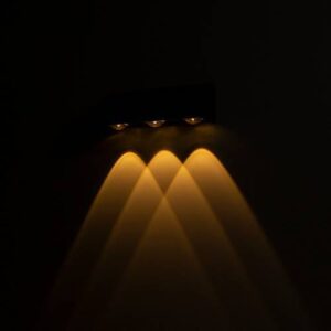 مصباح جداري خارجي LED بثلاث فتحات — أسود، ضوء أصفر (CK302)