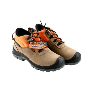 حذاء أمان صناعي SafetyPro بمقدمة فولاذية مقاومة للصدمات ونعل مانع للانزلاق — حماية القدم في مواقع العمل