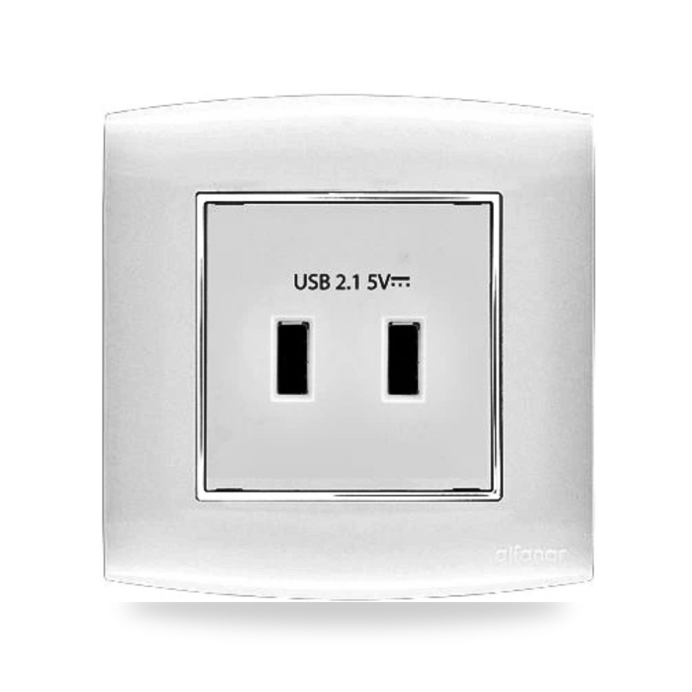 فيش شاحن USB 7 × 7 سم 2.1 أمبير فضى بحلقة الفنار موديل omnia-size-7x7-colour-silver-with-c