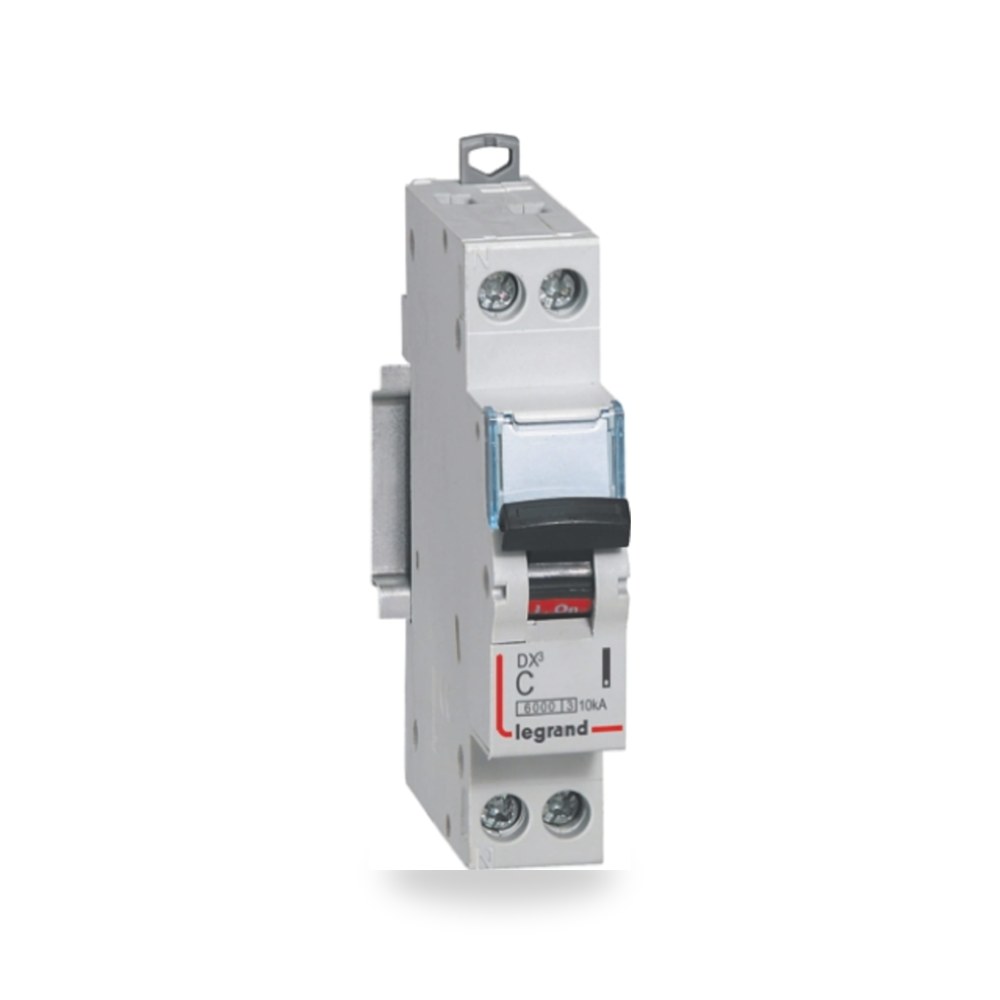 قاطع تيار أوتوماتيكي MCB 32A منحنى C RS PRO ريمكو للتوريدات الصناعية (Reemco Industrial)