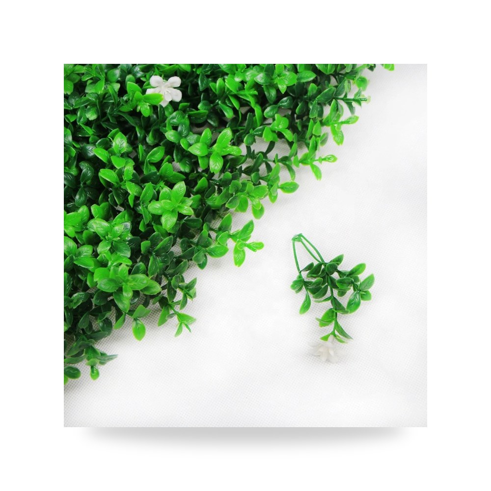 عشب جداري ورد أبيض 50*50 سم آل طالب للري والزراعة (Altaleb Agri) موديل