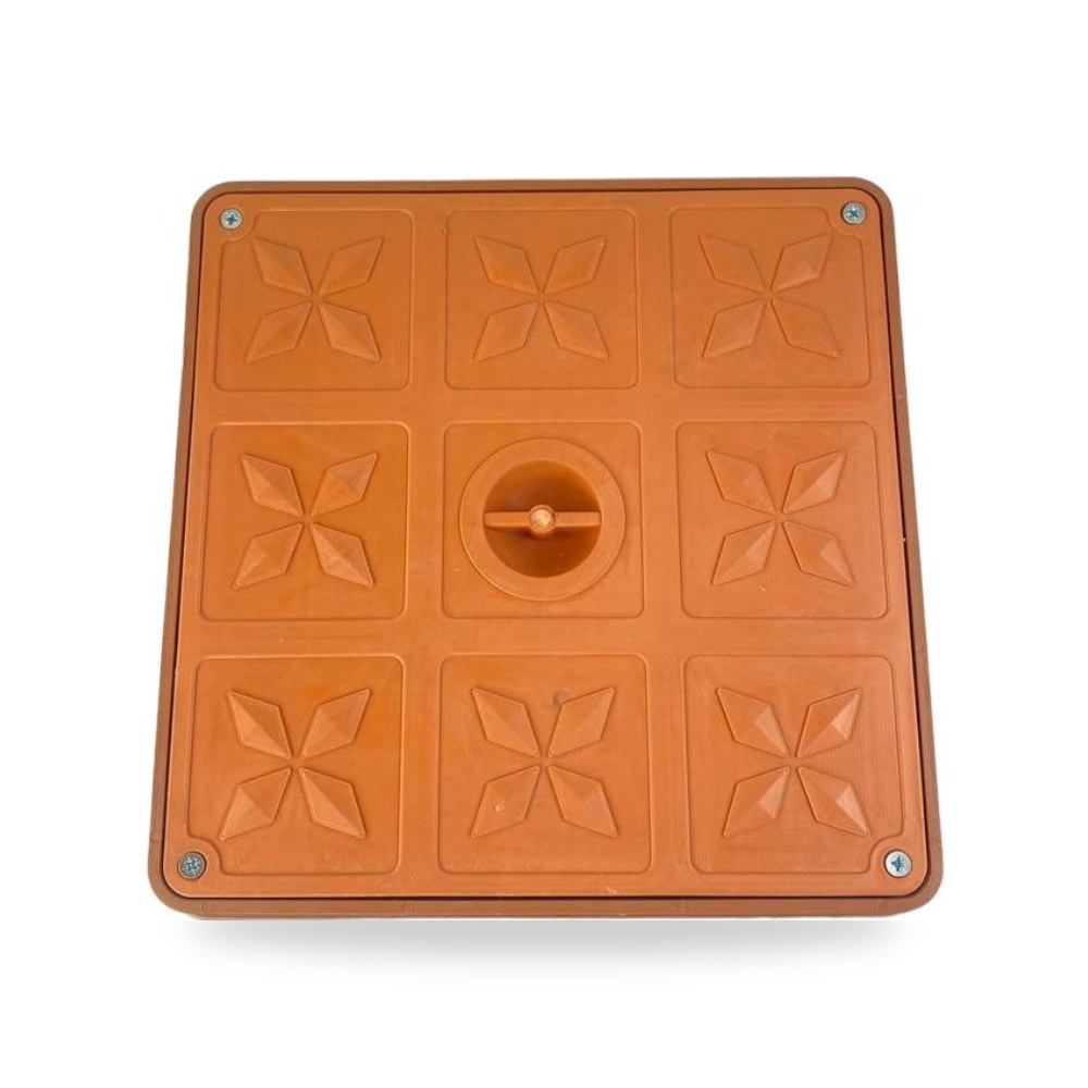غطاء تفتيش بلاستيك 30×30 أحمر