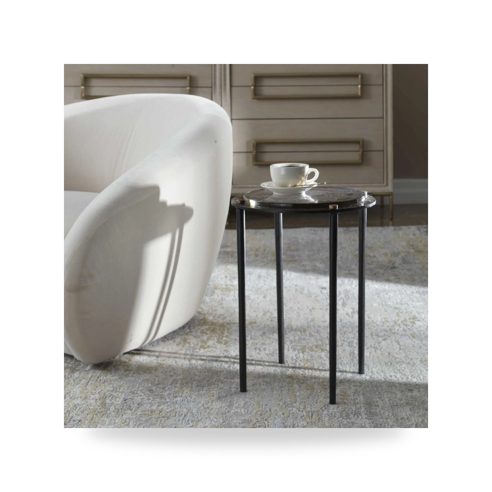 طاولة Kennington Round Glass Accent أترموست Uttermost