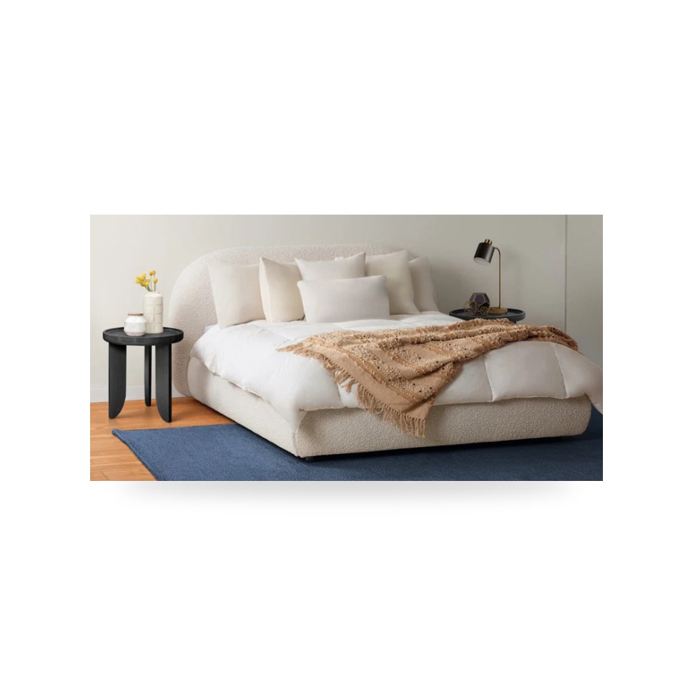مع سرير لونار لوكس جلو العصري، استمتع بمزيج Royal Furniture