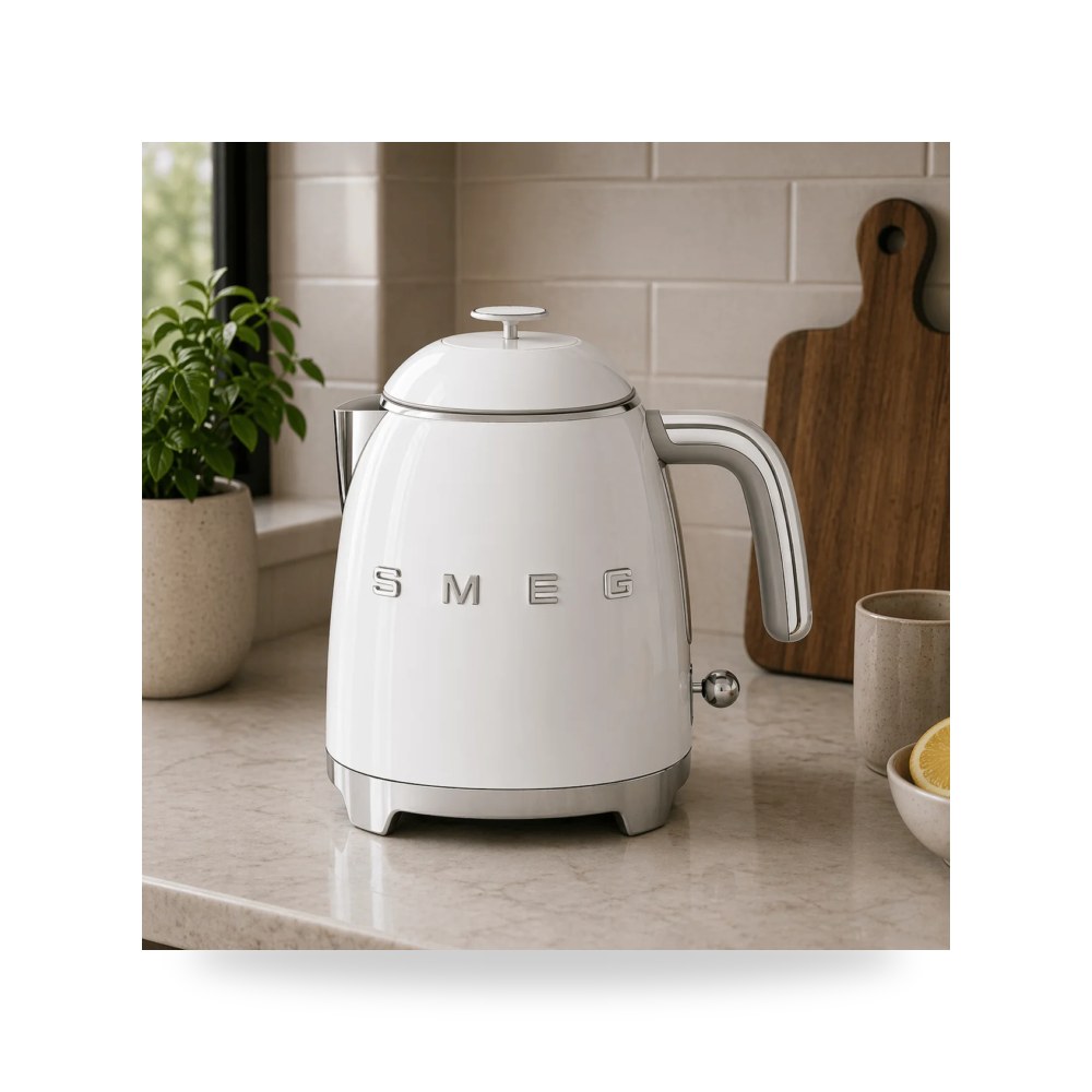 Kettles أسود SMEG