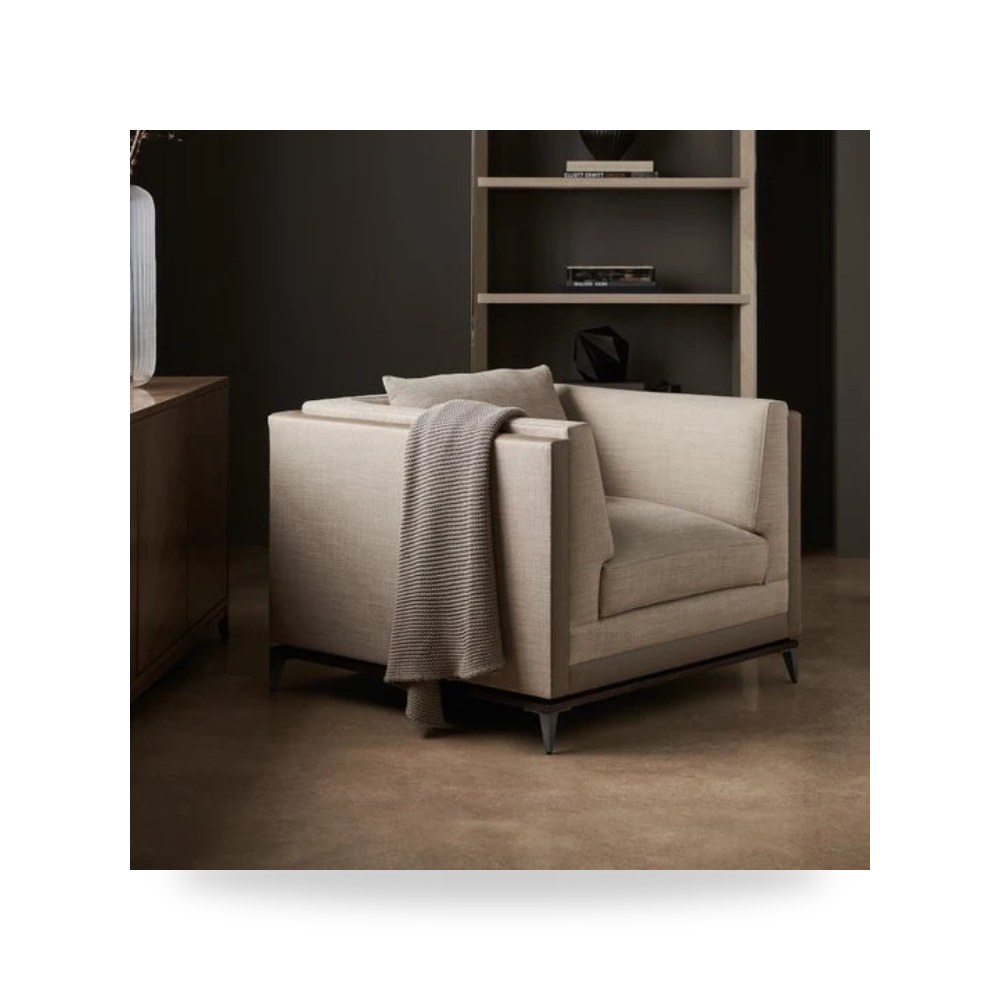 كرسي جلوس بتصميم أنيق - Caracole Upholstery - Archipelago Chair - طراز UPH-422-037-A