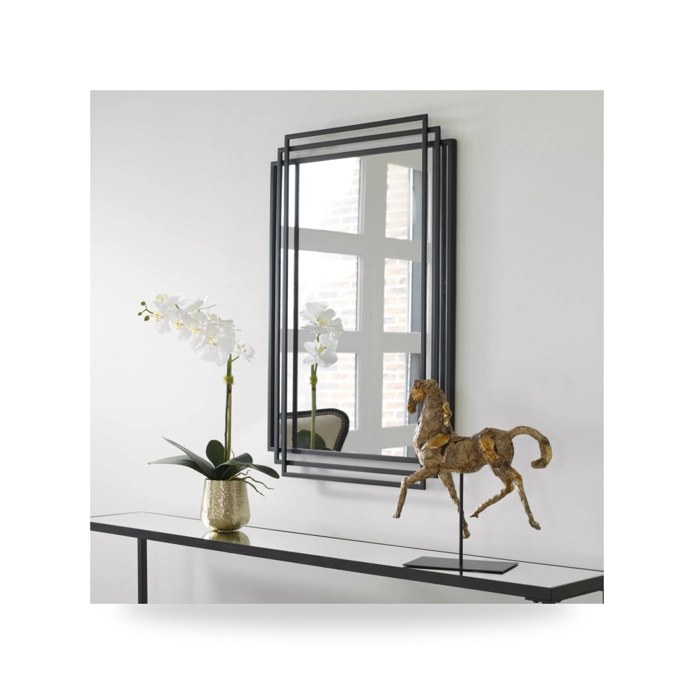 مرآة أسود Amherst Uttermost
