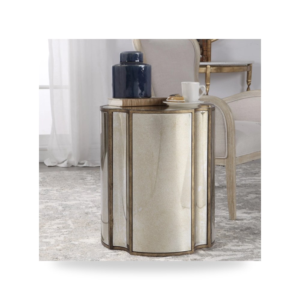 طاولة جانبية Harlow أترموست Uttermost
