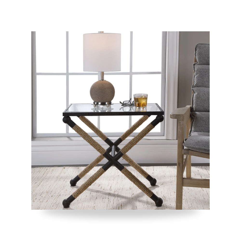 طاولة جانبية Braddock أترموست Uttermost