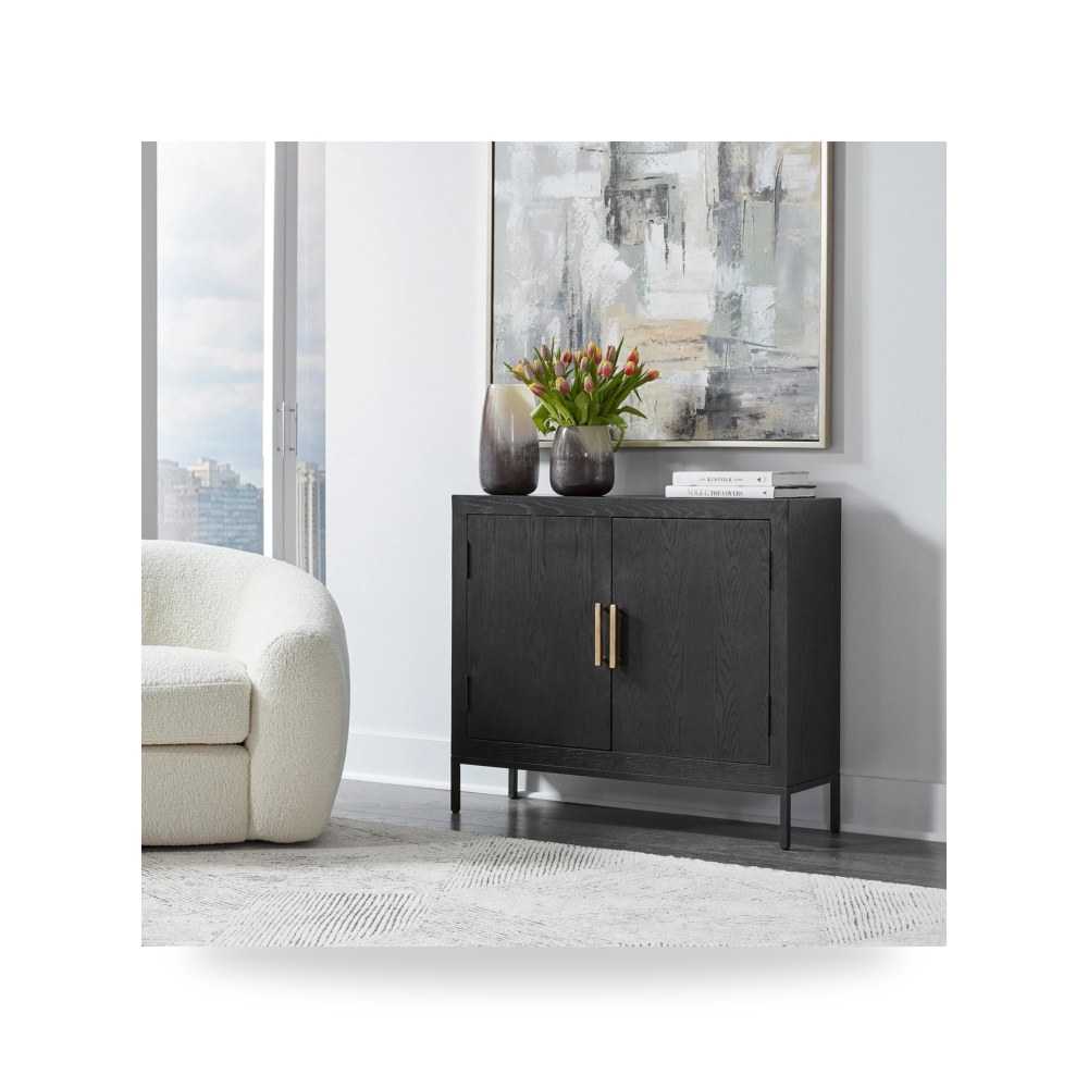 خزانة ودولاب تخزين راقٍ ماركة Uttermost
