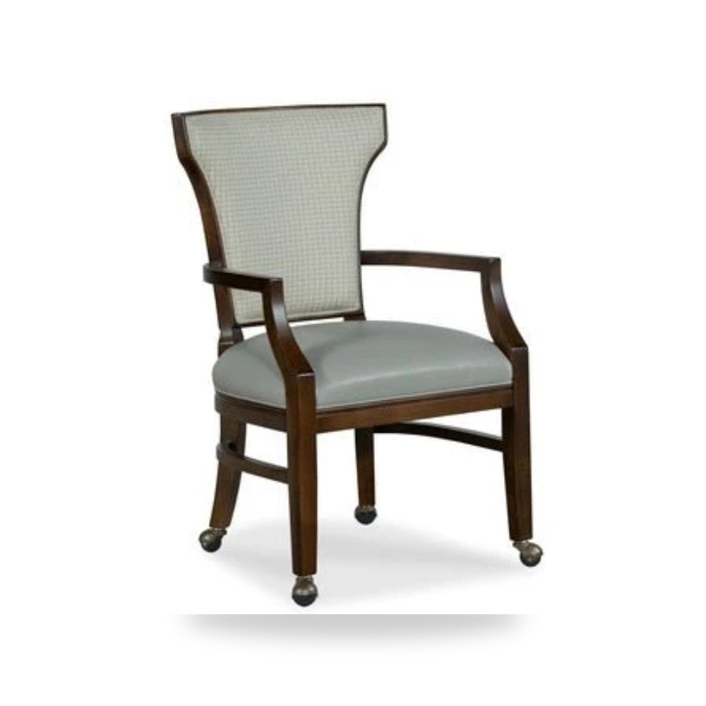 كرسي جلوس بتصميم أنيق - Product OverviewPowell Arm Chair كرسي باول - من Fairfield Chair