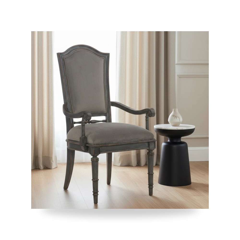 كرسي جلوس بتصميم أنيق - كرسي أحمر Arabella Arm معتمد - من Hooker Furniture