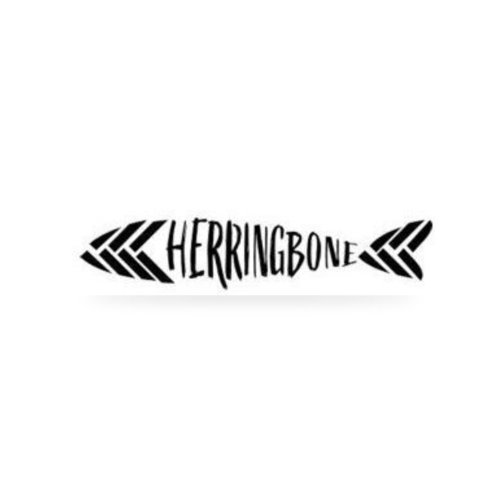 باركيه أوروبي فاخر بنمط هيرينغبون متعرج فاخر Herringbone سمك 8 مم لون خشبي طبيعي