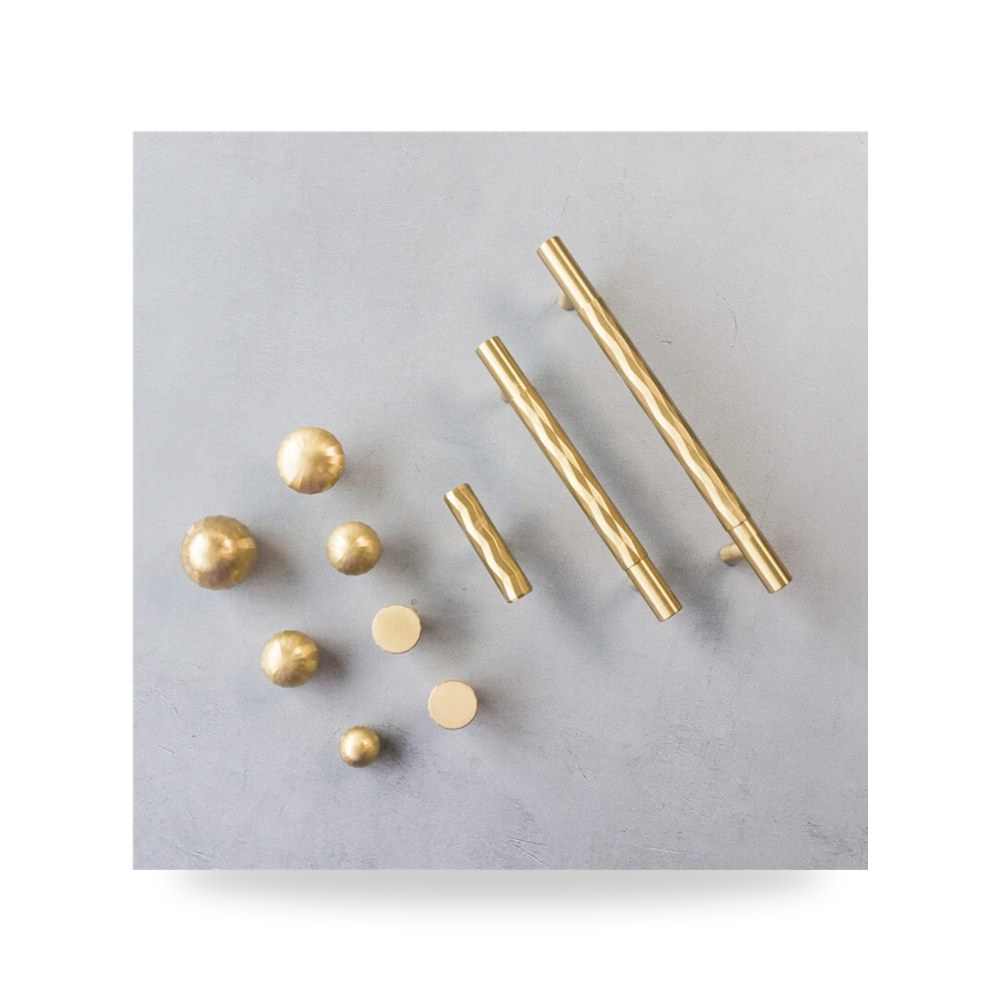 طقم مقابض وأزرار سحب للأدراج وتسريحات الأثاث ذهبي مصقول فاخر (Brushed Gold) زد اتش دبليو
