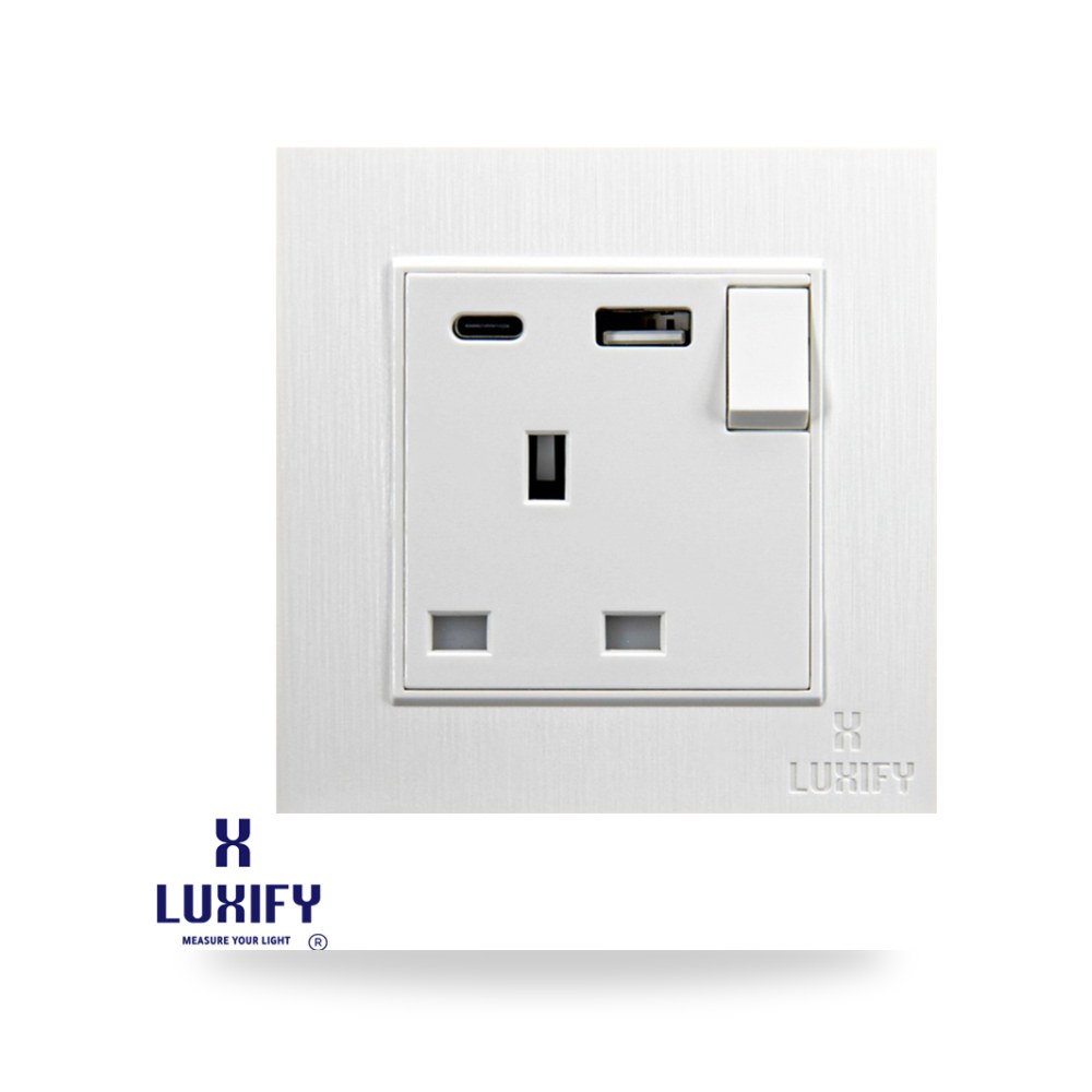 فيش 13A بمفتاح مع USB وتايب سي أبيض 005616 لوكسيفاي (Luxify)