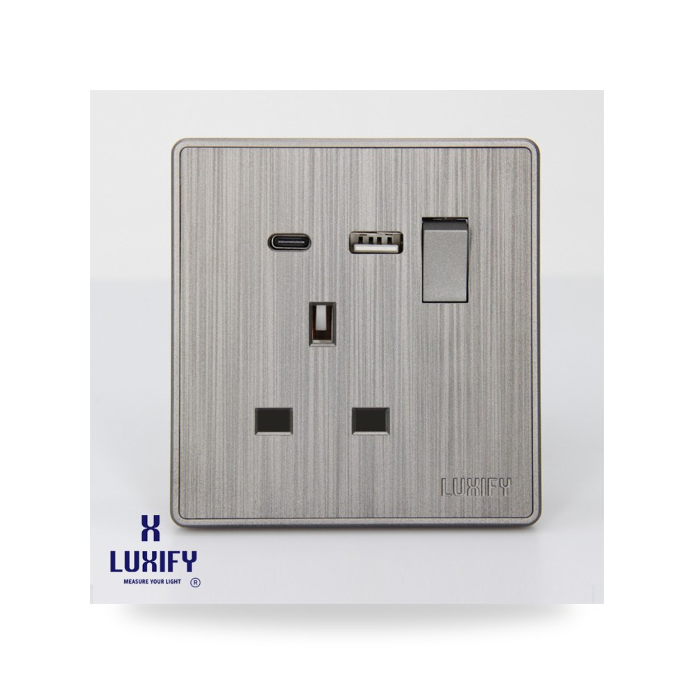 فيش 13A بمفتاح مع USB وتايب سي سلفر 006897 لوكسيفاي (Luxify)